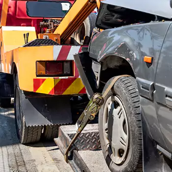 Wheel Lift Tow Truck in Santa Monica, CA